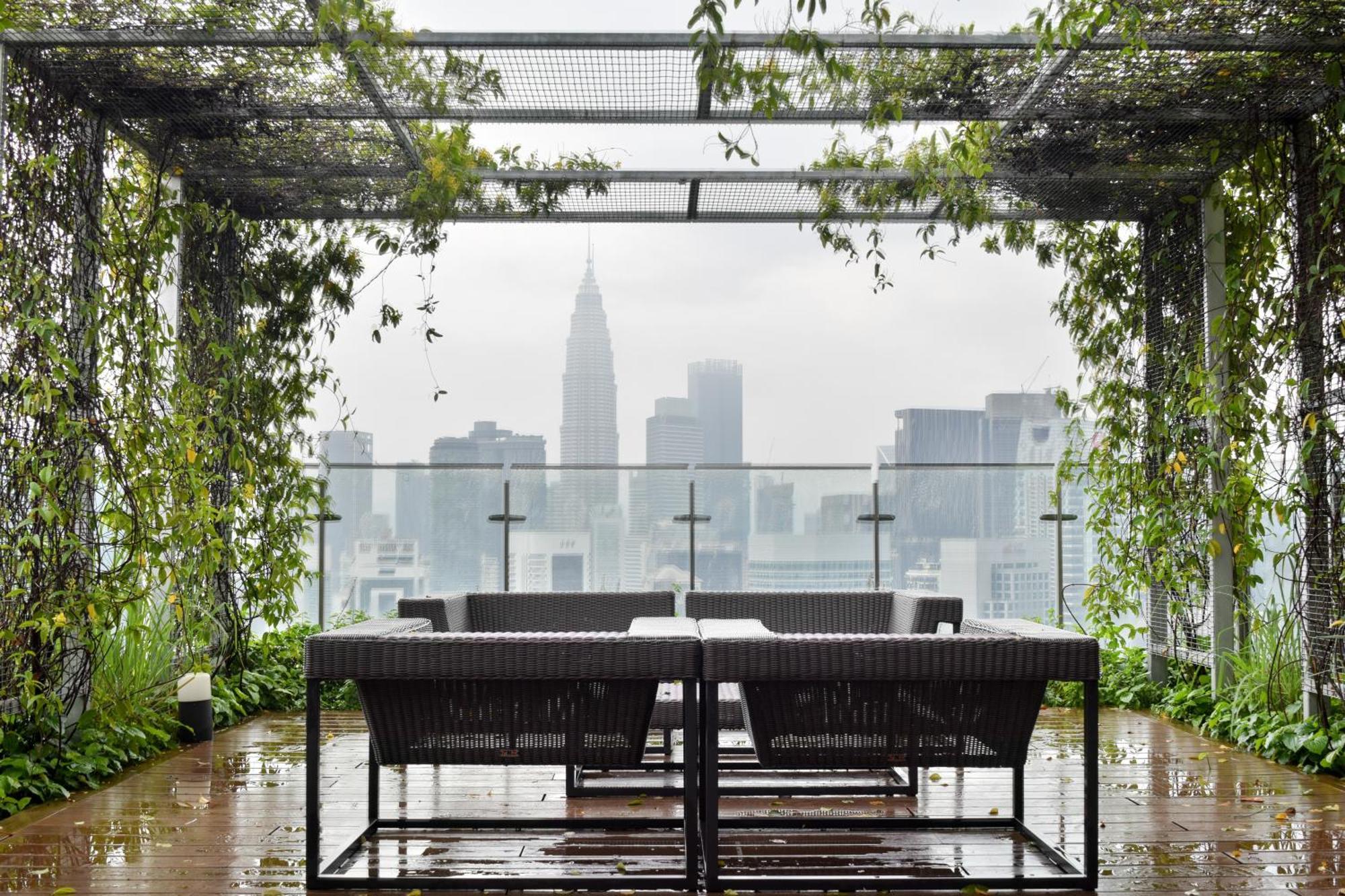 Romantic Log - Walk To Kl Tower, Klcc, Bukit Bintang Aparthotel *